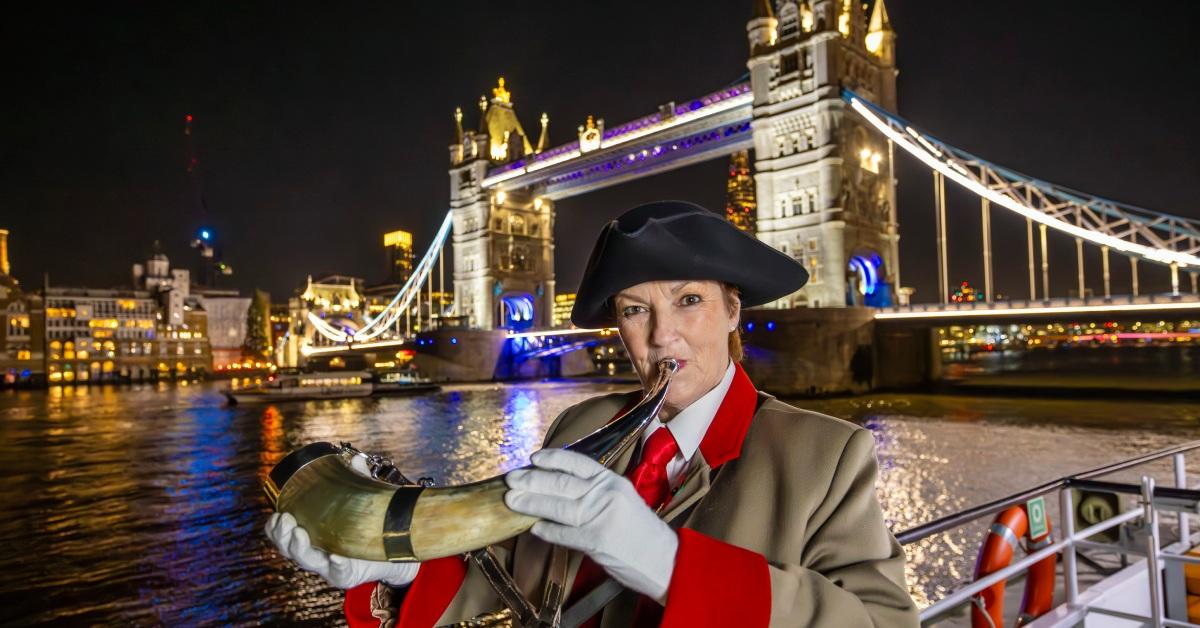 ripon-hornblower-allison-clark-blows-the-horn-for-yorkshire-at-the-world-travel-market-credit-james-glossop