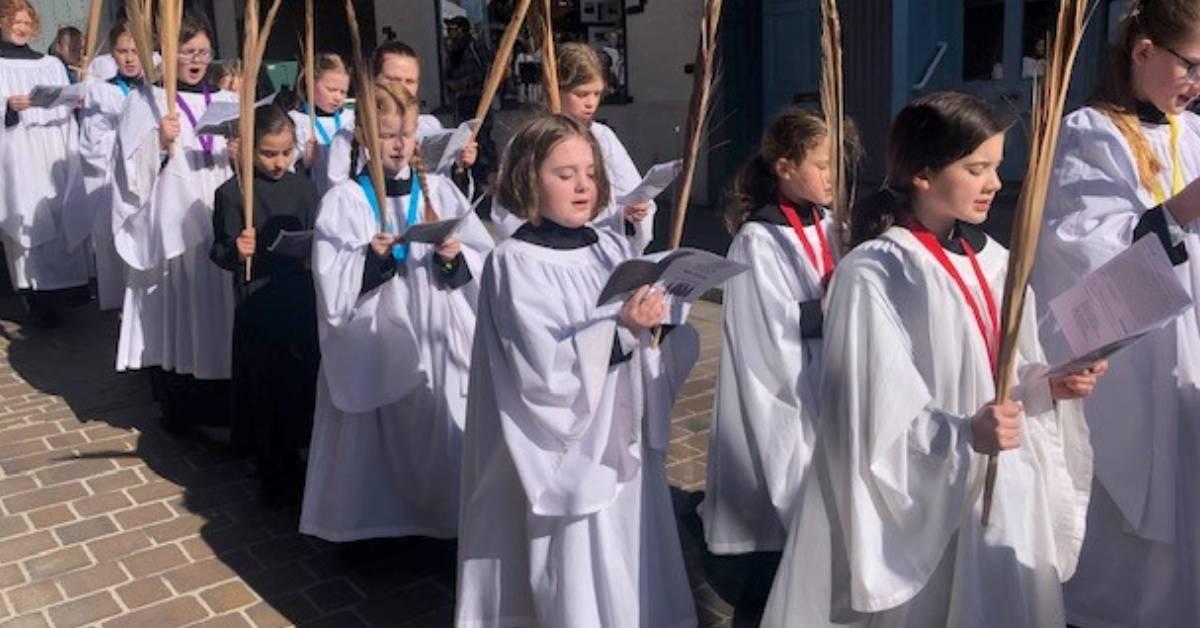 ripon-24th-march-2024-choristers-on-kirkgate