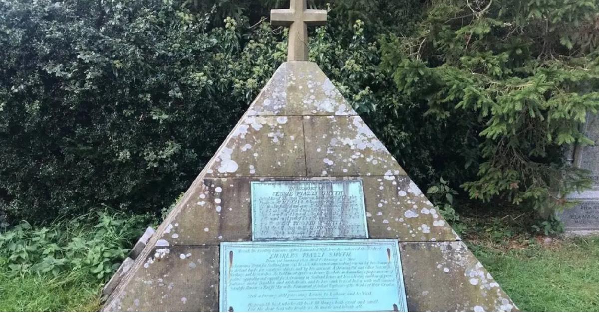 charles-piazzi-smyth-grave