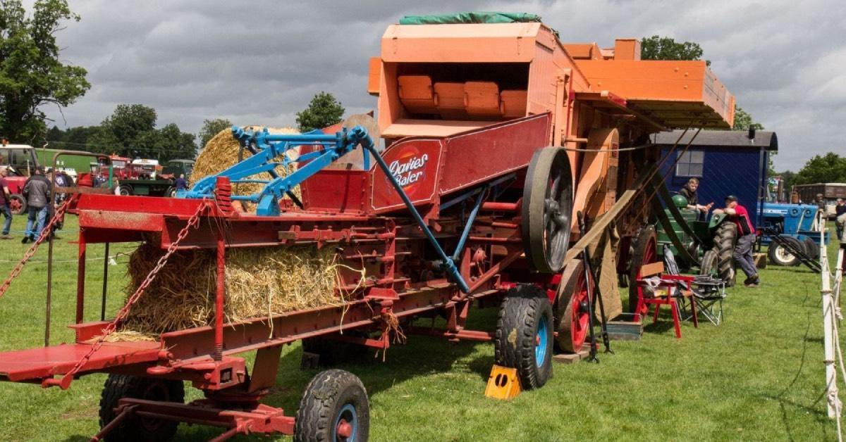 tractorfest371074890_269328765892101_3434378375585661647_n