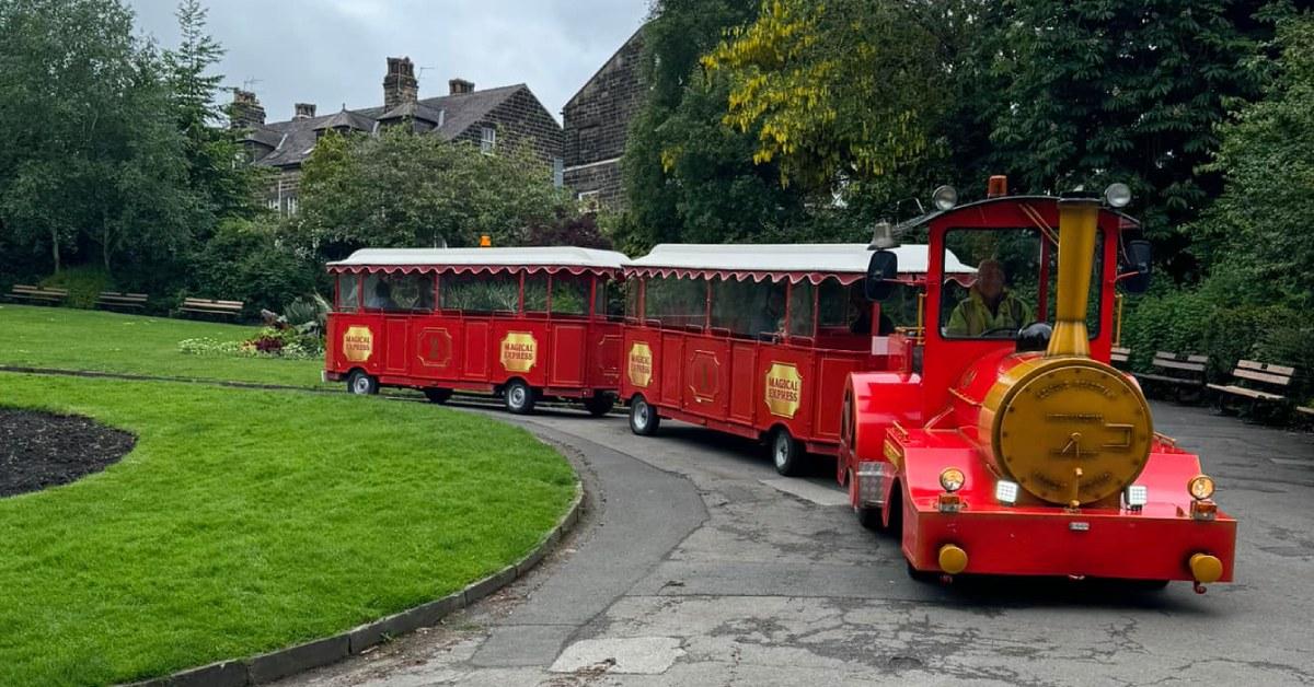 land-train-valley-gardens