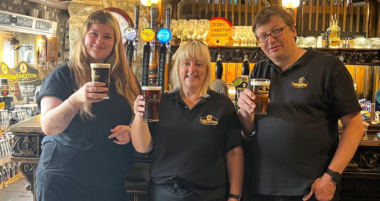 new-visitor-centre-team-members-in-the-black-bull-in-paradise-pub
