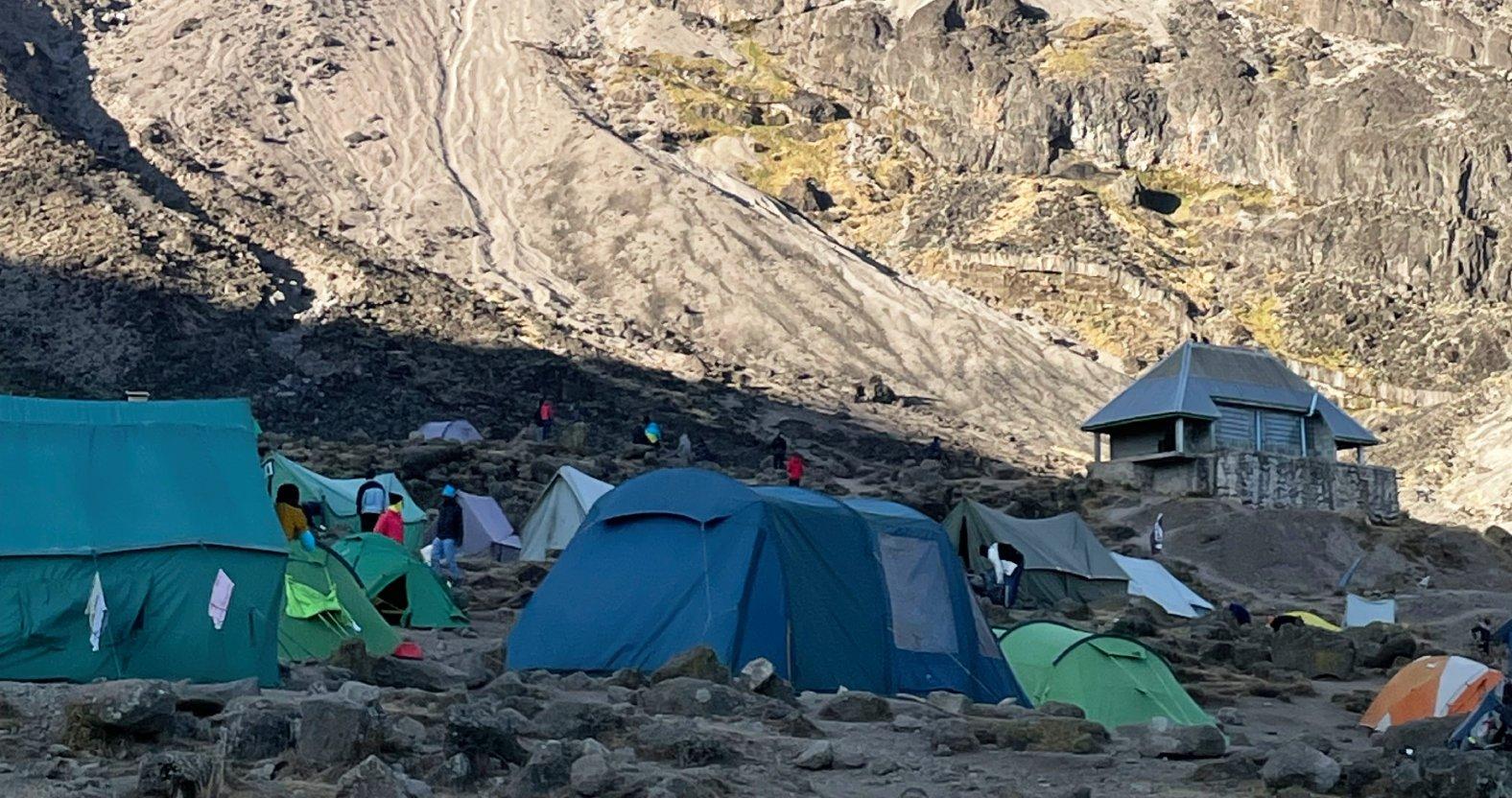 camp-with-the-baranco-wall-in-the-background