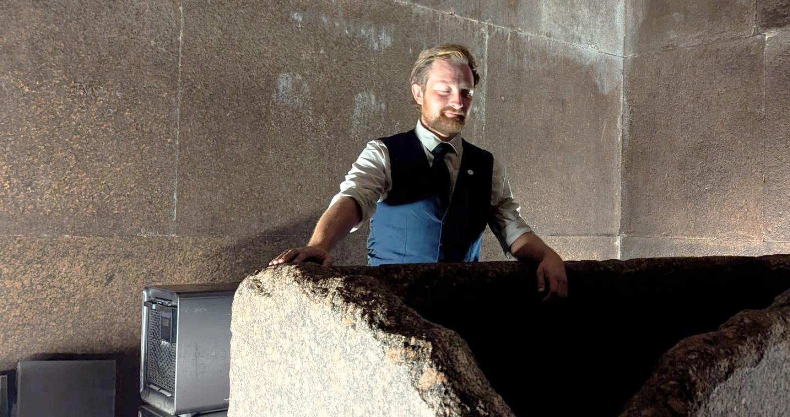 harry-at-the-pyramids-1