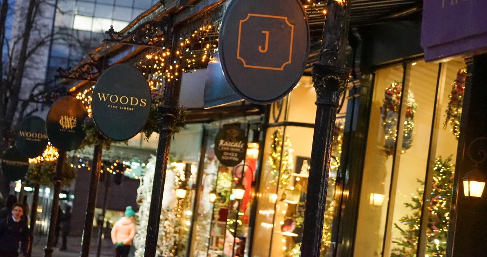 launch-of-christmas-shop-window-competition-in-harrogate