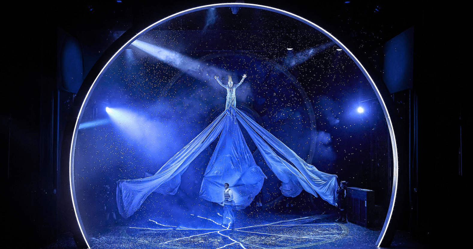 katy-stephens-the-white-witch-photo-by-brinkhoff-moegenburg-1