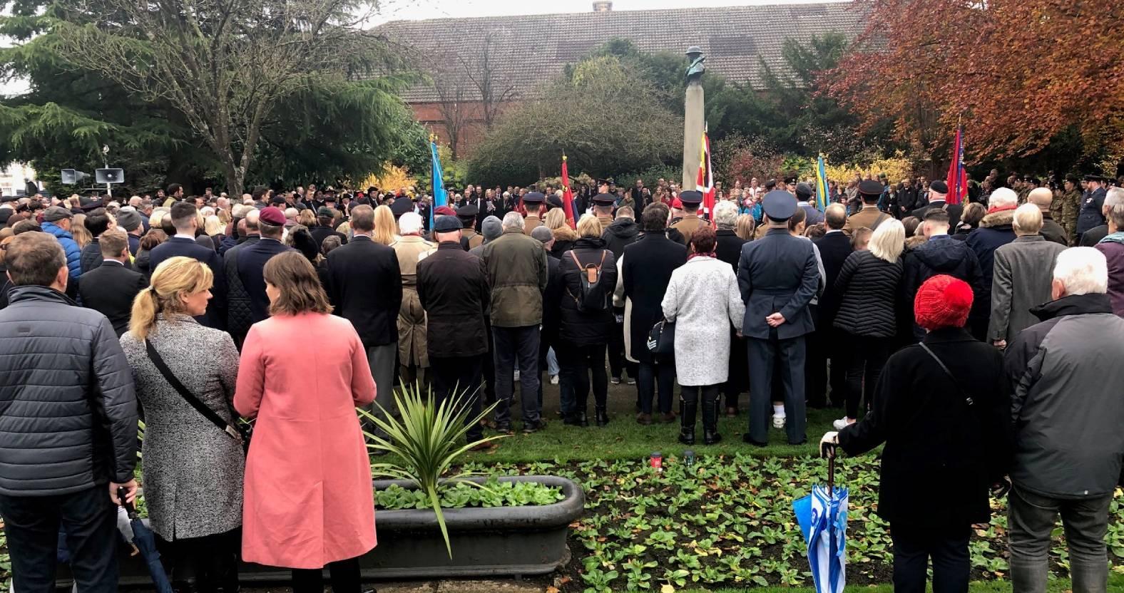 ripon-10th-november-2024-spa-gardens-crowd-at-remembrance-sunday-1