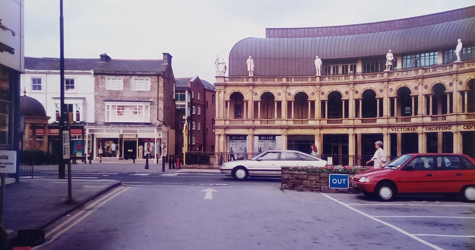 victoriacentre-1996complete-stationcarpk