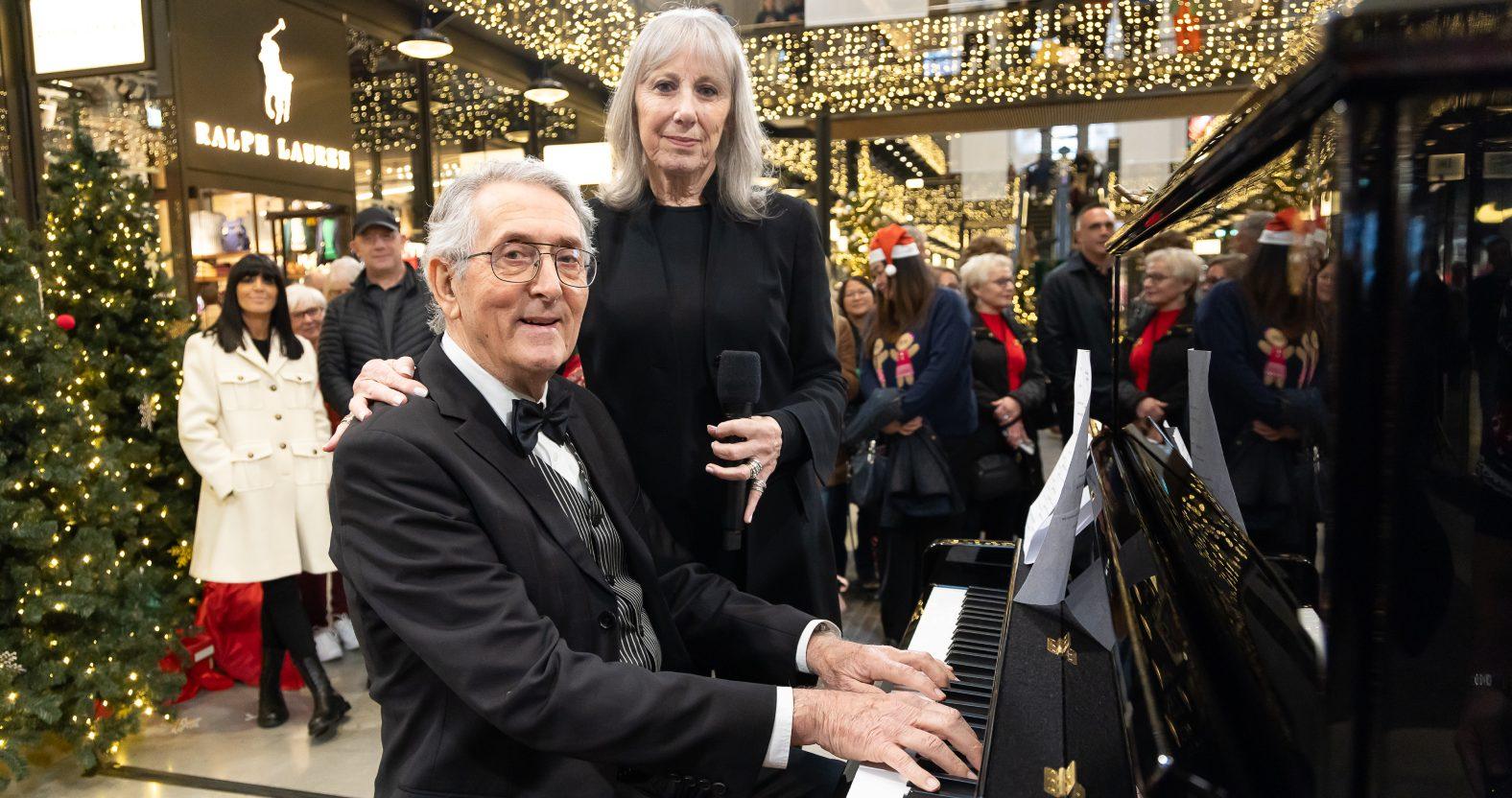 the-piano-at-christmas-2024