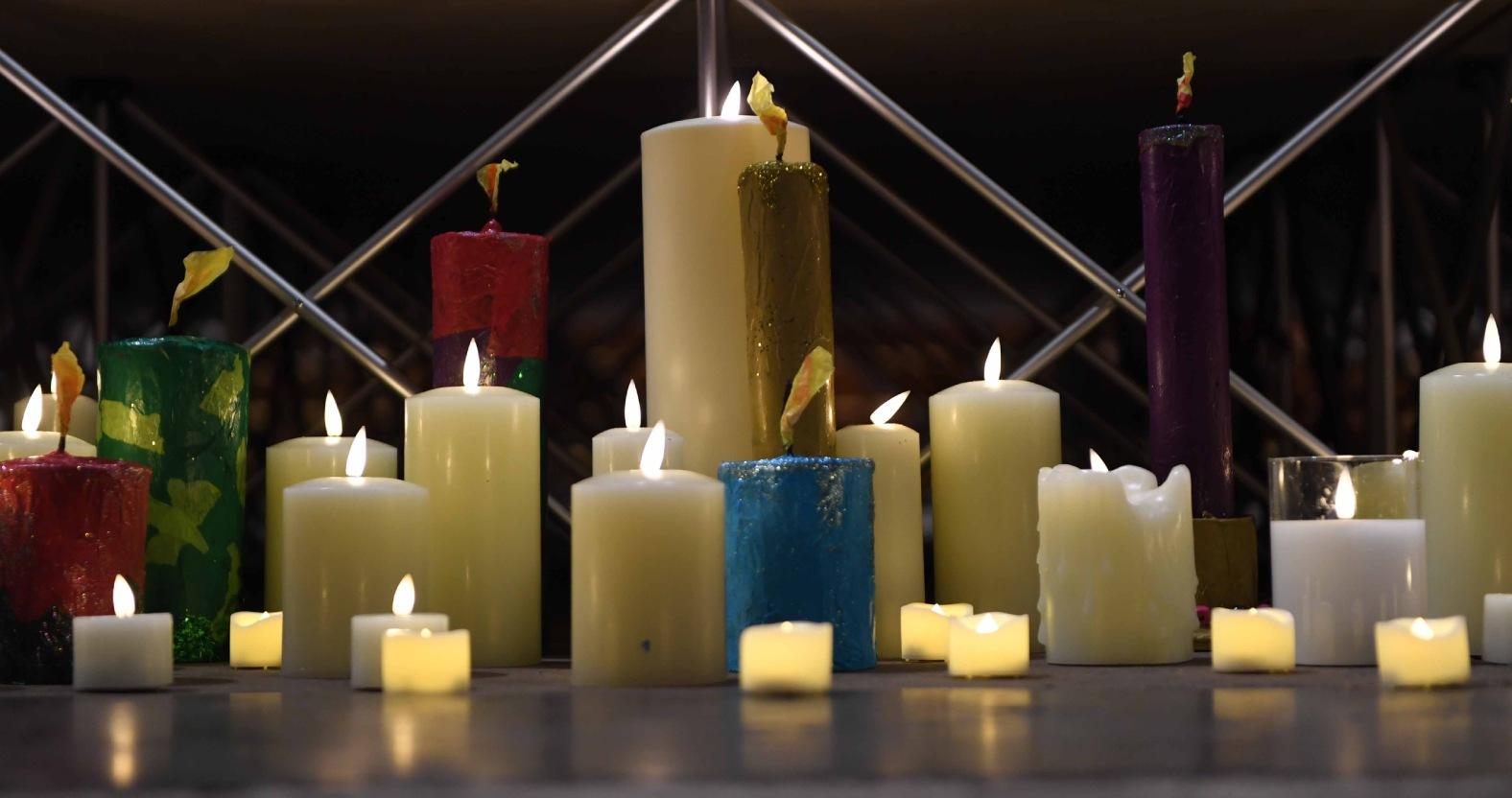 henshaws-carols-by-candlelight-concert-at-ripon-cathedral-pictured-candles-decorate-ripon-cathedral-picture-gerard-binks