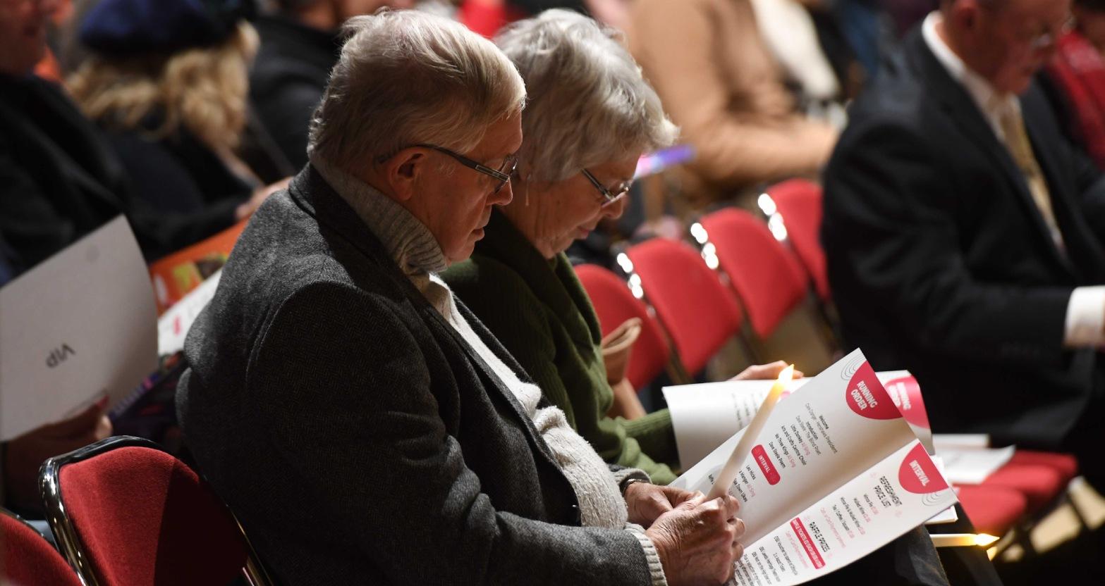 pictured-guests-sing-by-candle-light-picture-gerard-binks