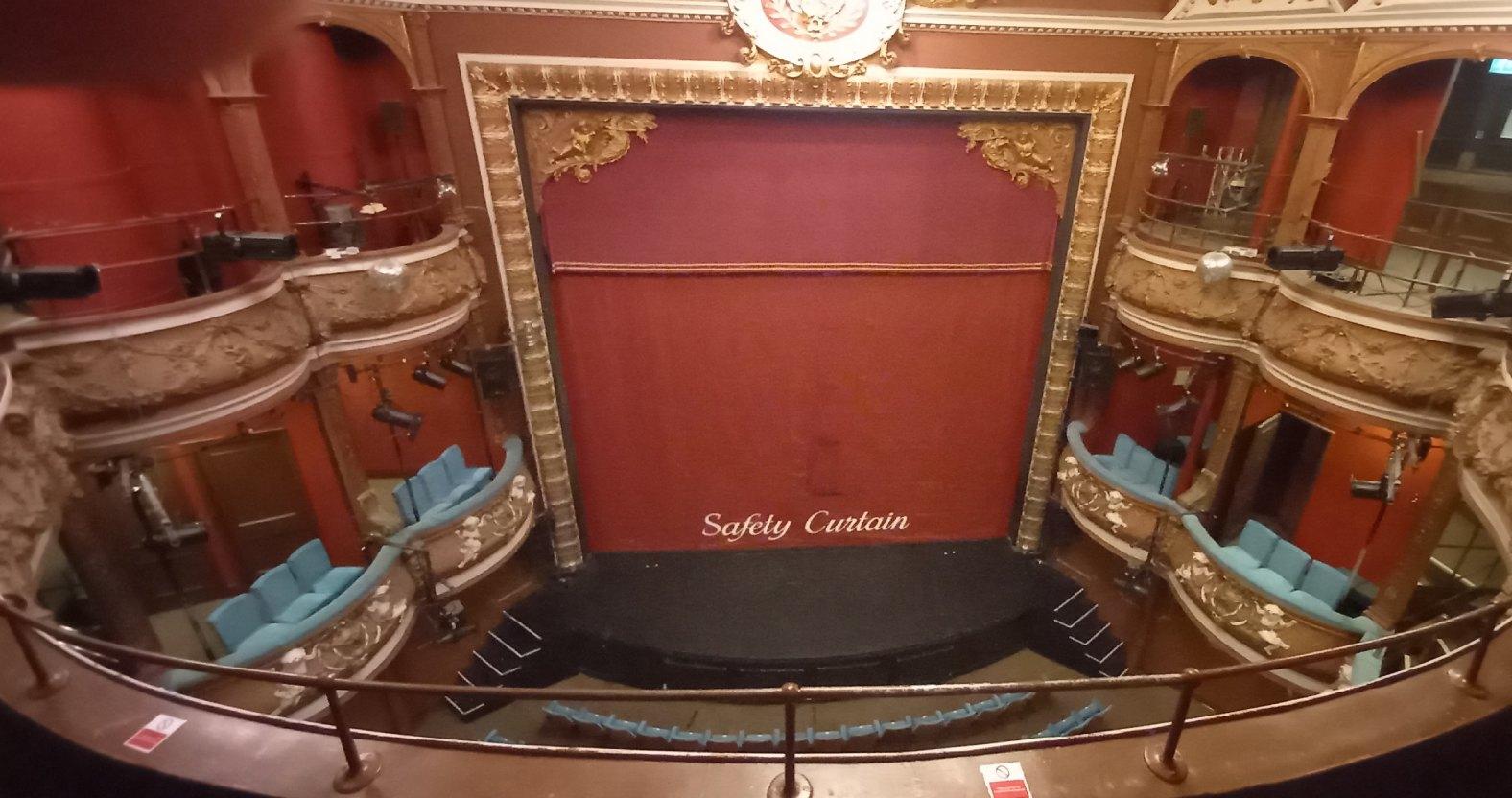 hgte-harrogatetheatre-stage