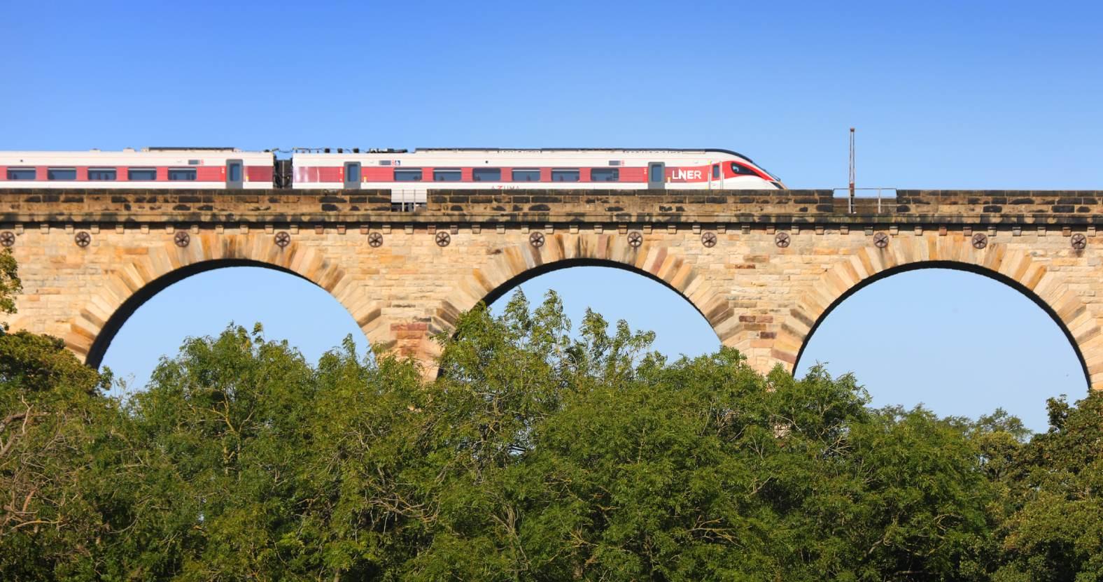 lner-azuma-crimpleviaduct