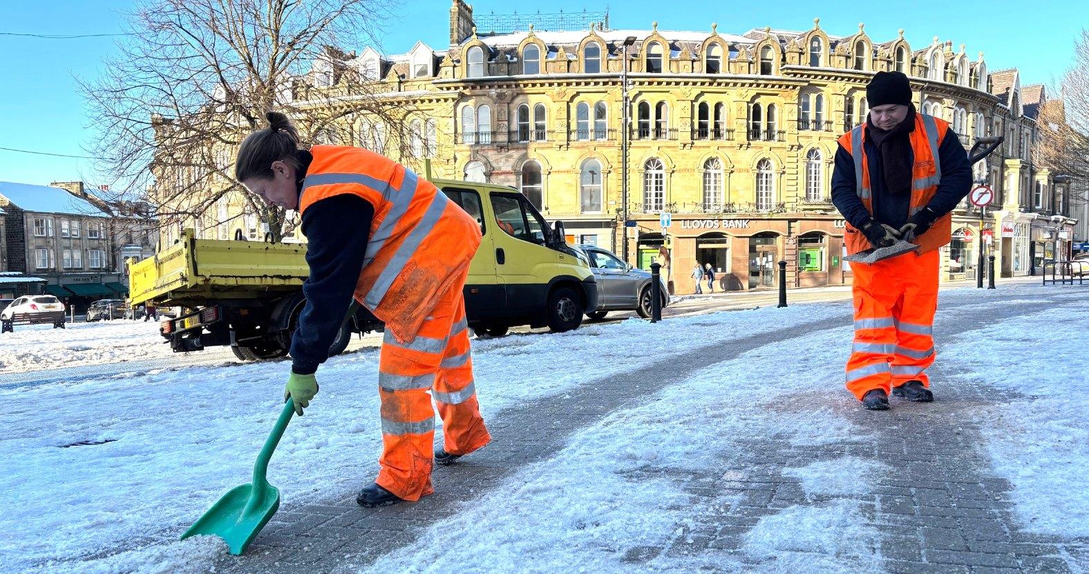 winter-gritting-in-harrogate-10-01-25-1
