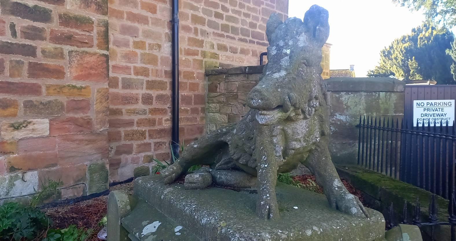 picquiz-wildboarstatue