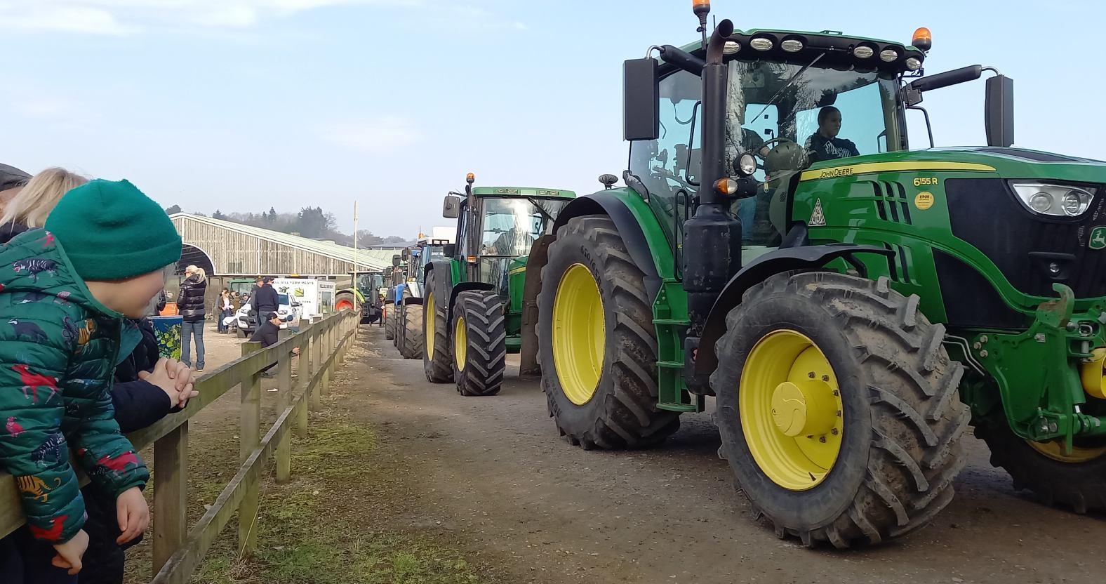 kborotractorrun-ladwatching