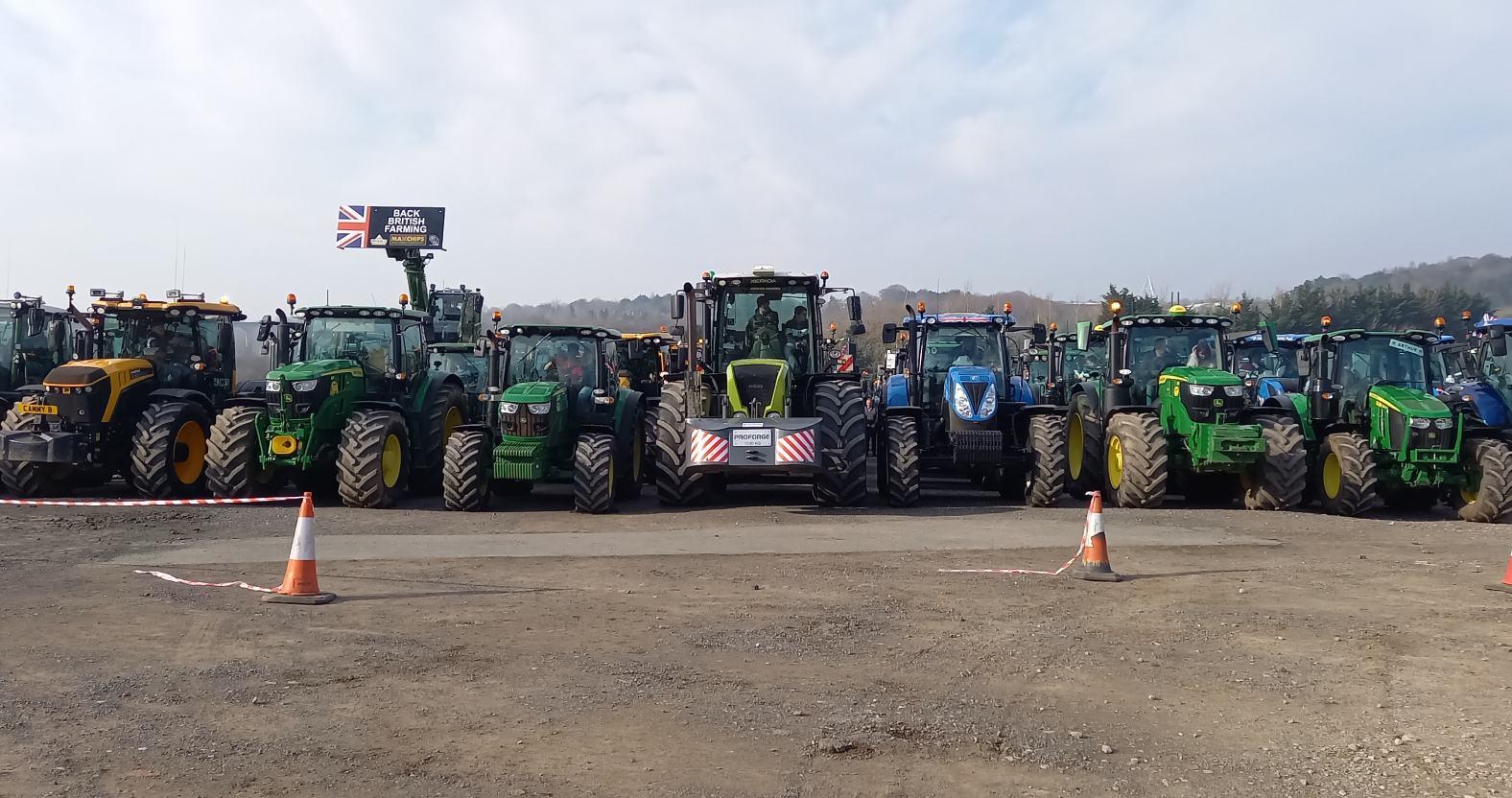 kborotractorrun-linedup