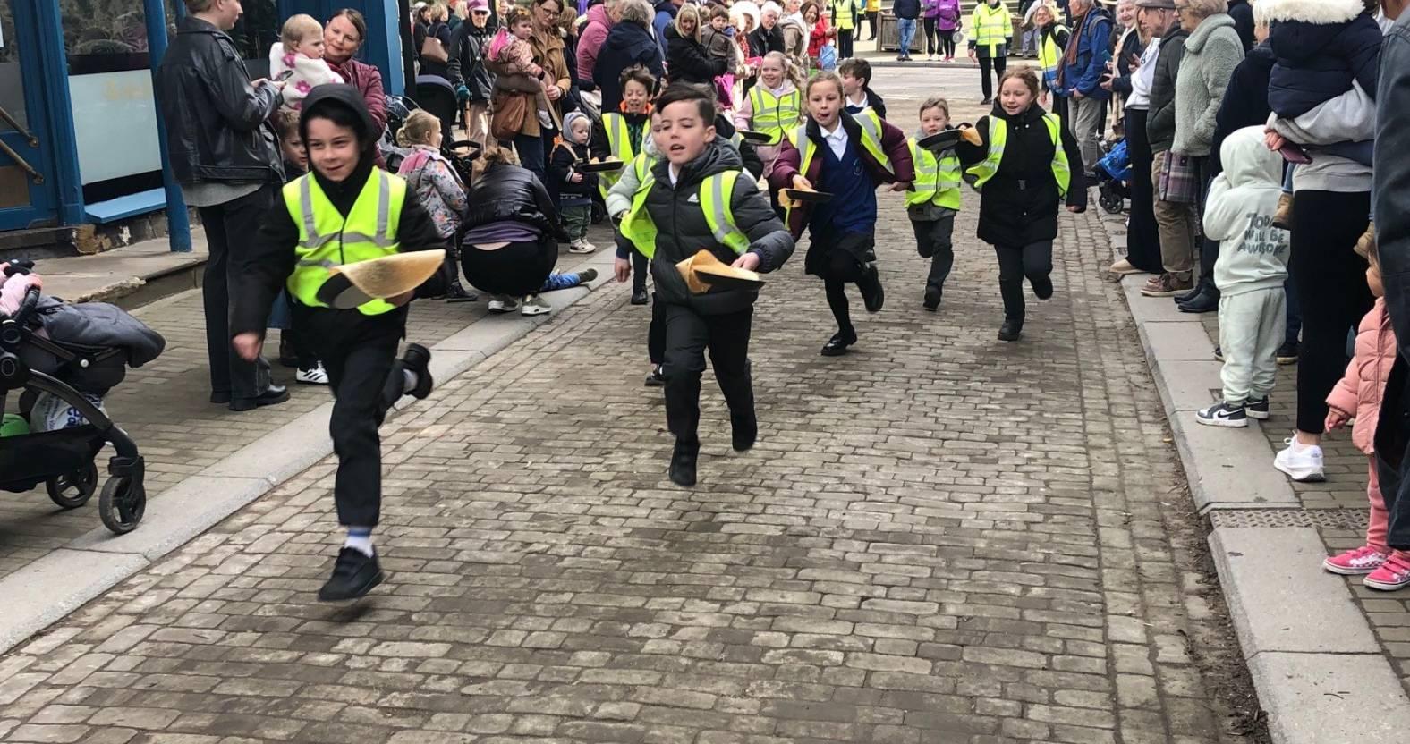 ripon-4th-march-2025-racing-along-kirkgate-1-2