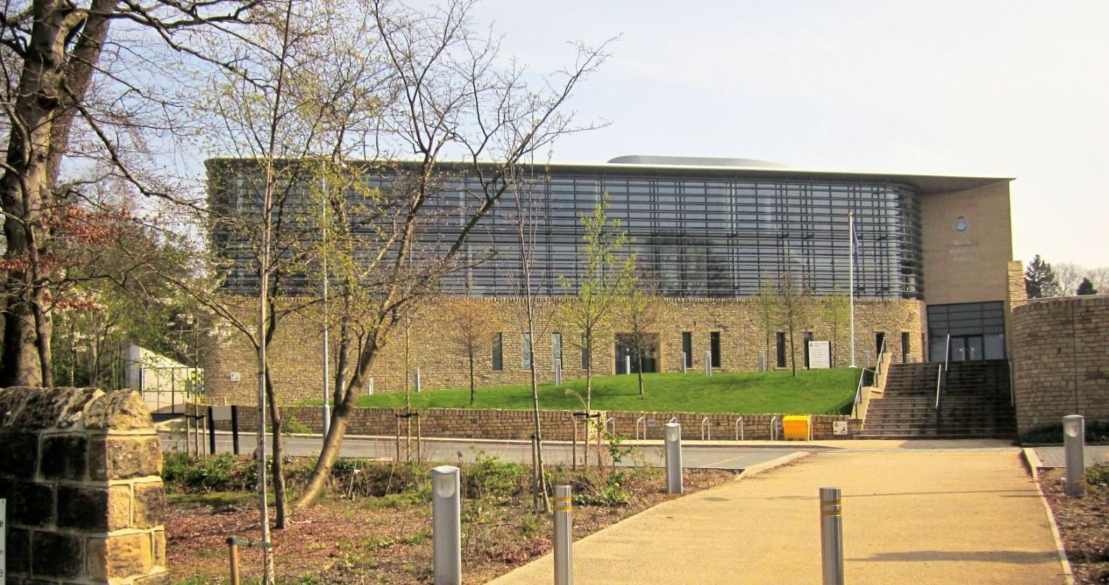 police_station_harrogate_geograph_3948306