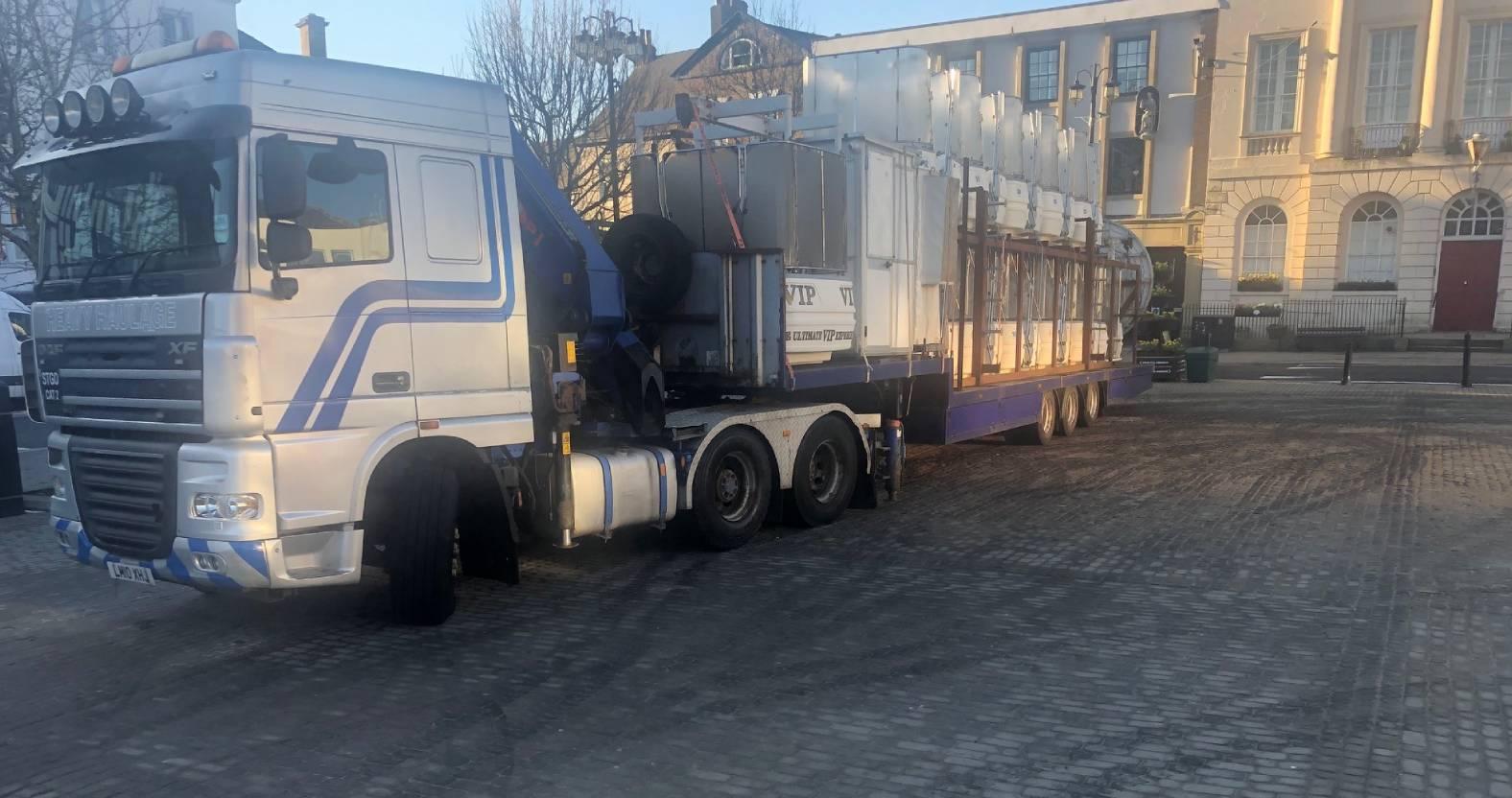 ripon-1st-april-2025-lorry-with-giant-wheel-components