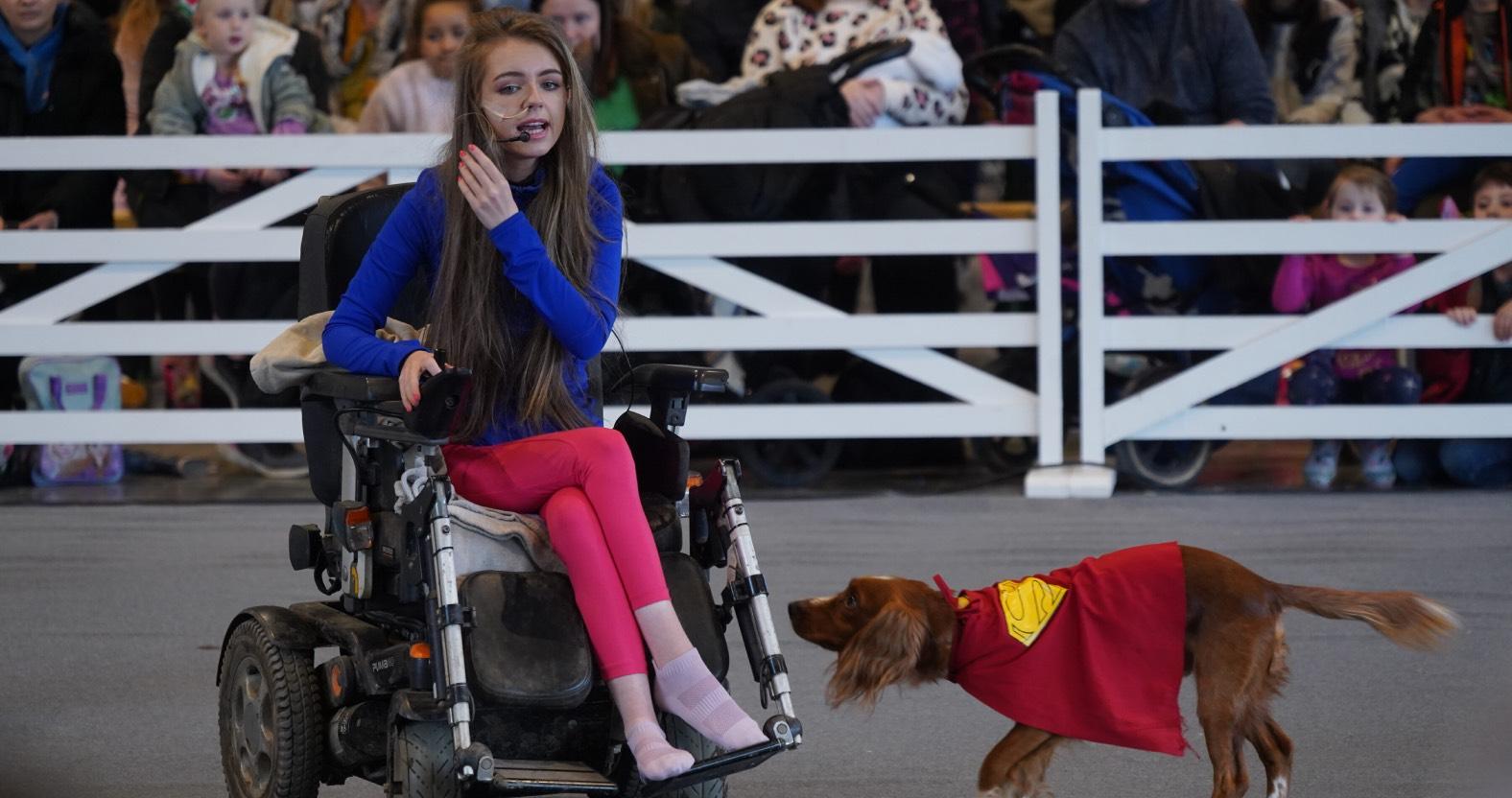 web-chloe-fuller-in-action-at-springtime-live