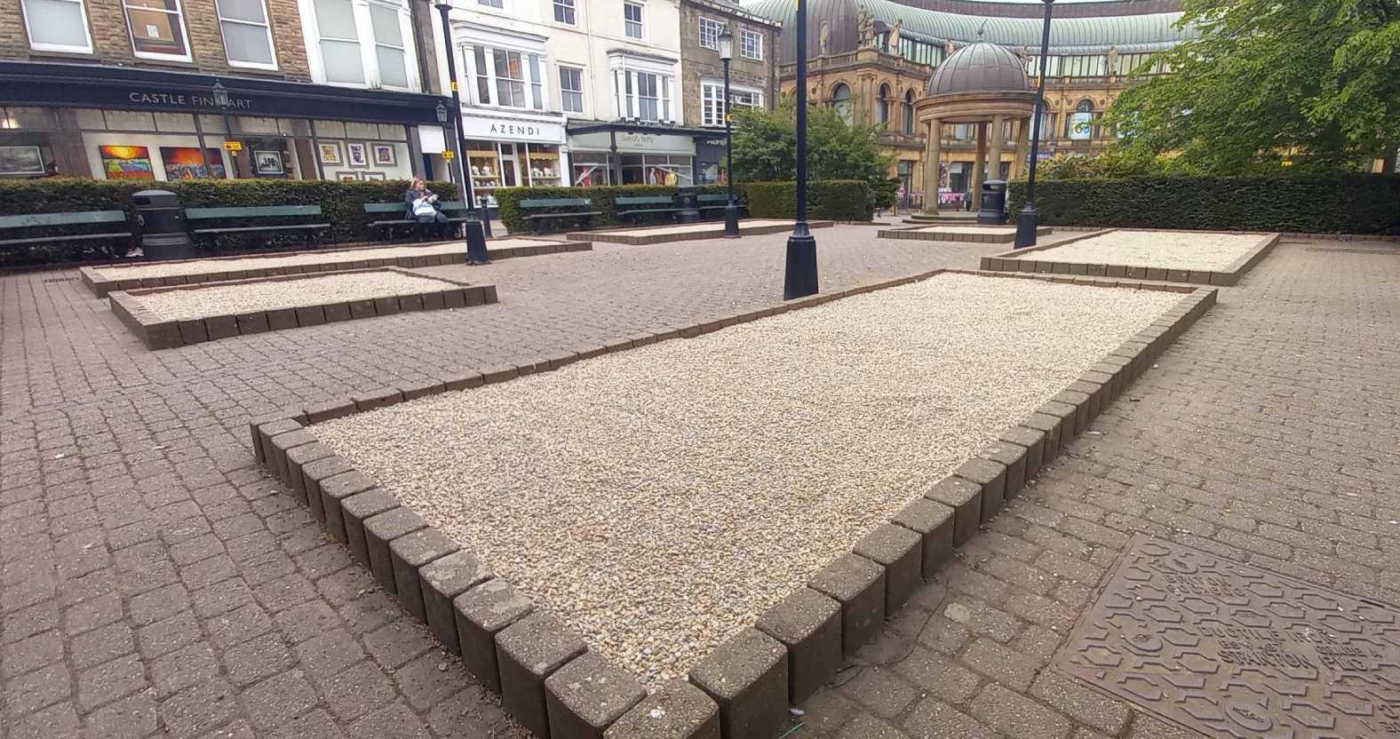 harrogate-gravelflowerbeds3