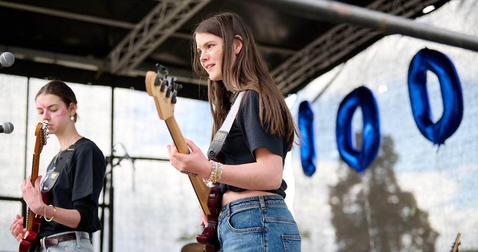 web-pupil-rock-band-queen-marys-school