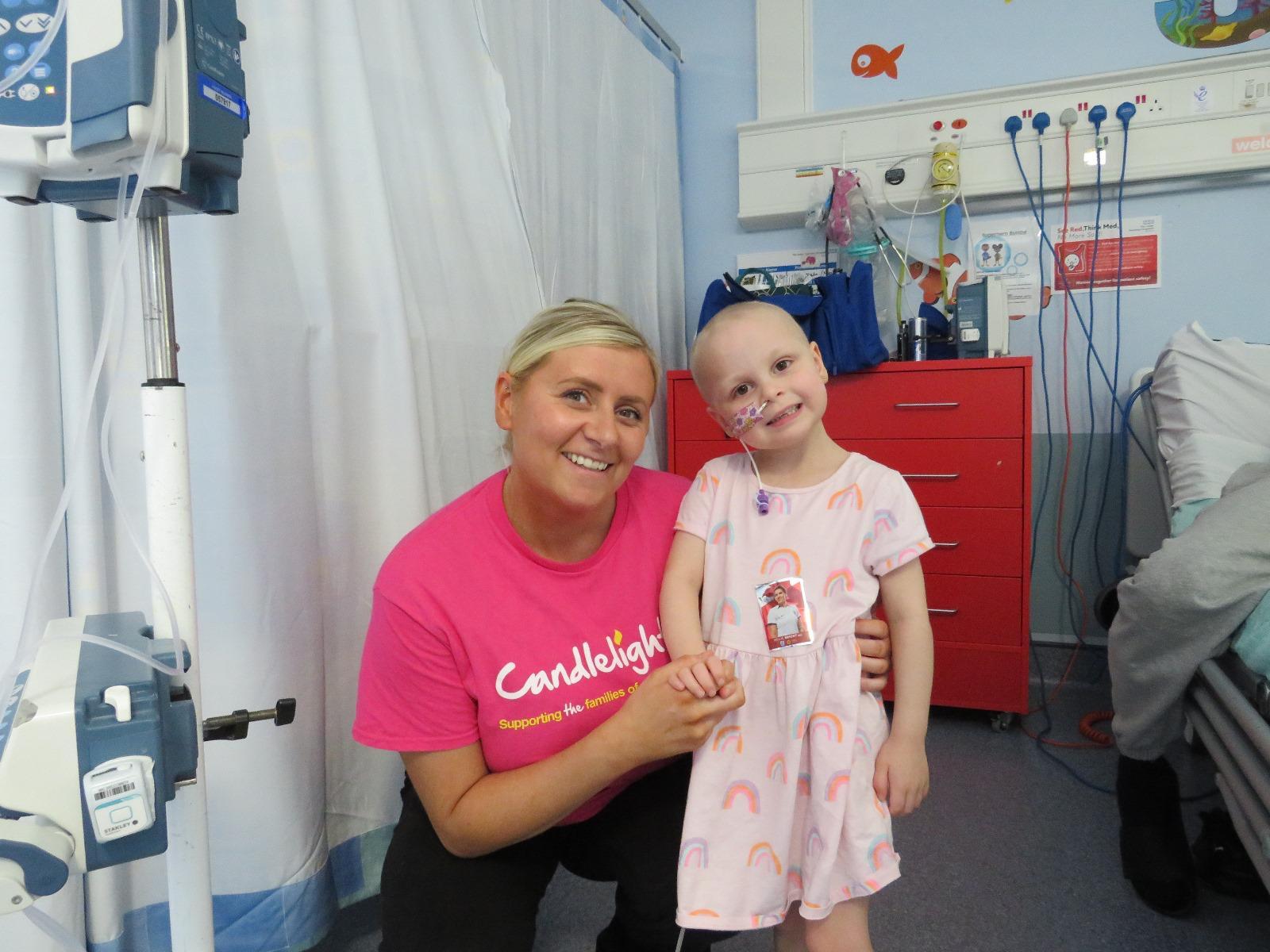 candlelighters-family-support-worker-and-patient