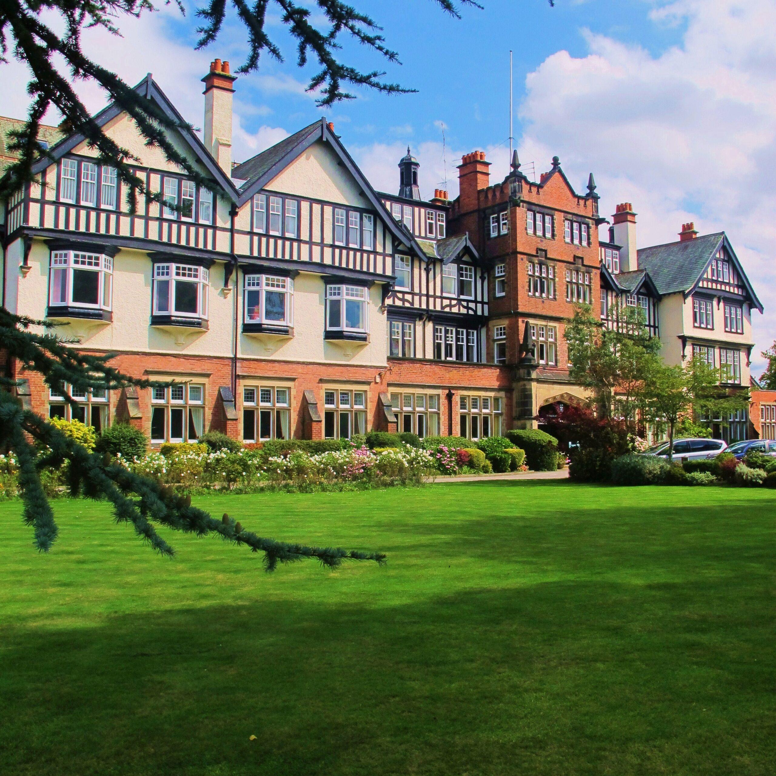 photo-3-harrogate-ladies-college