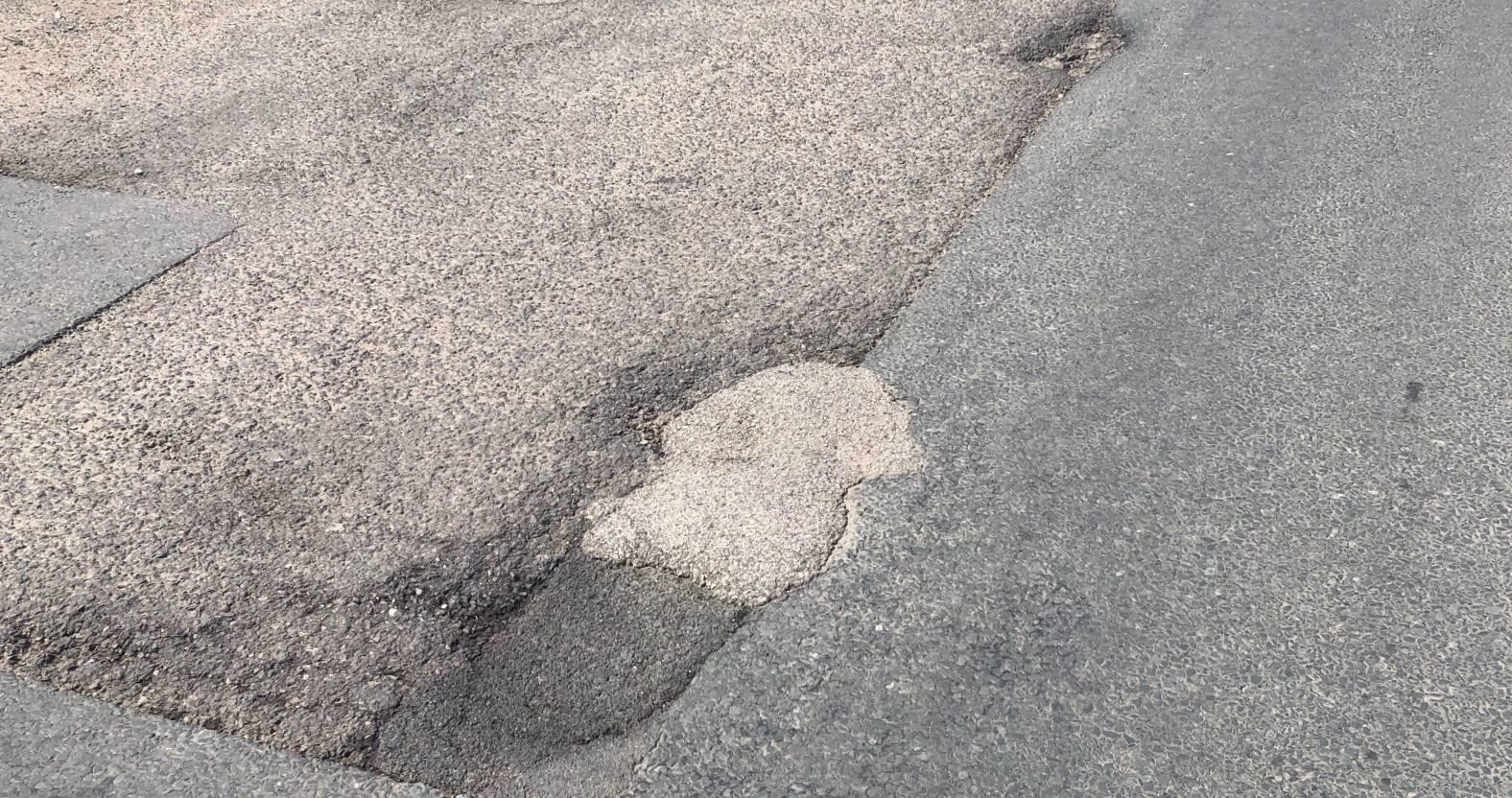 ripon-23-june-2025-potholes-annd-patches-on-dallamires-lane