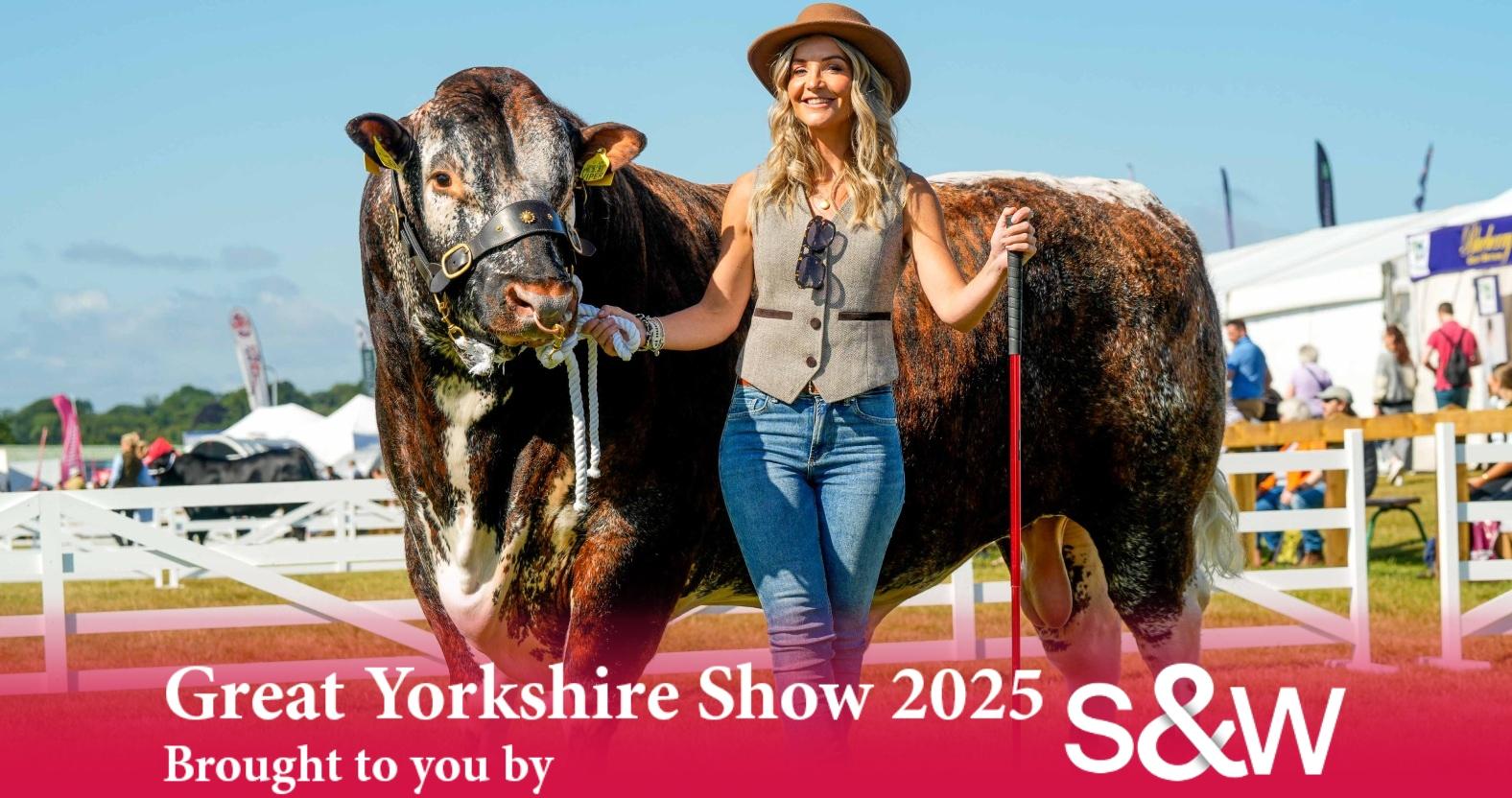 gys25-helen-skelton-with-longhorn-bull-1