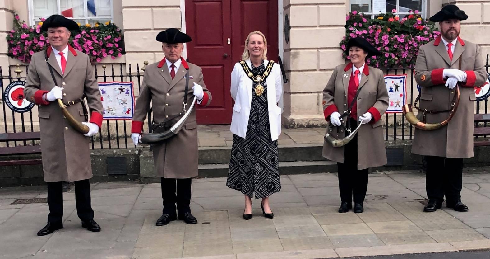 ripon-2-august-2025-mayor-jackie-crozier-with-the-hornblowers-2