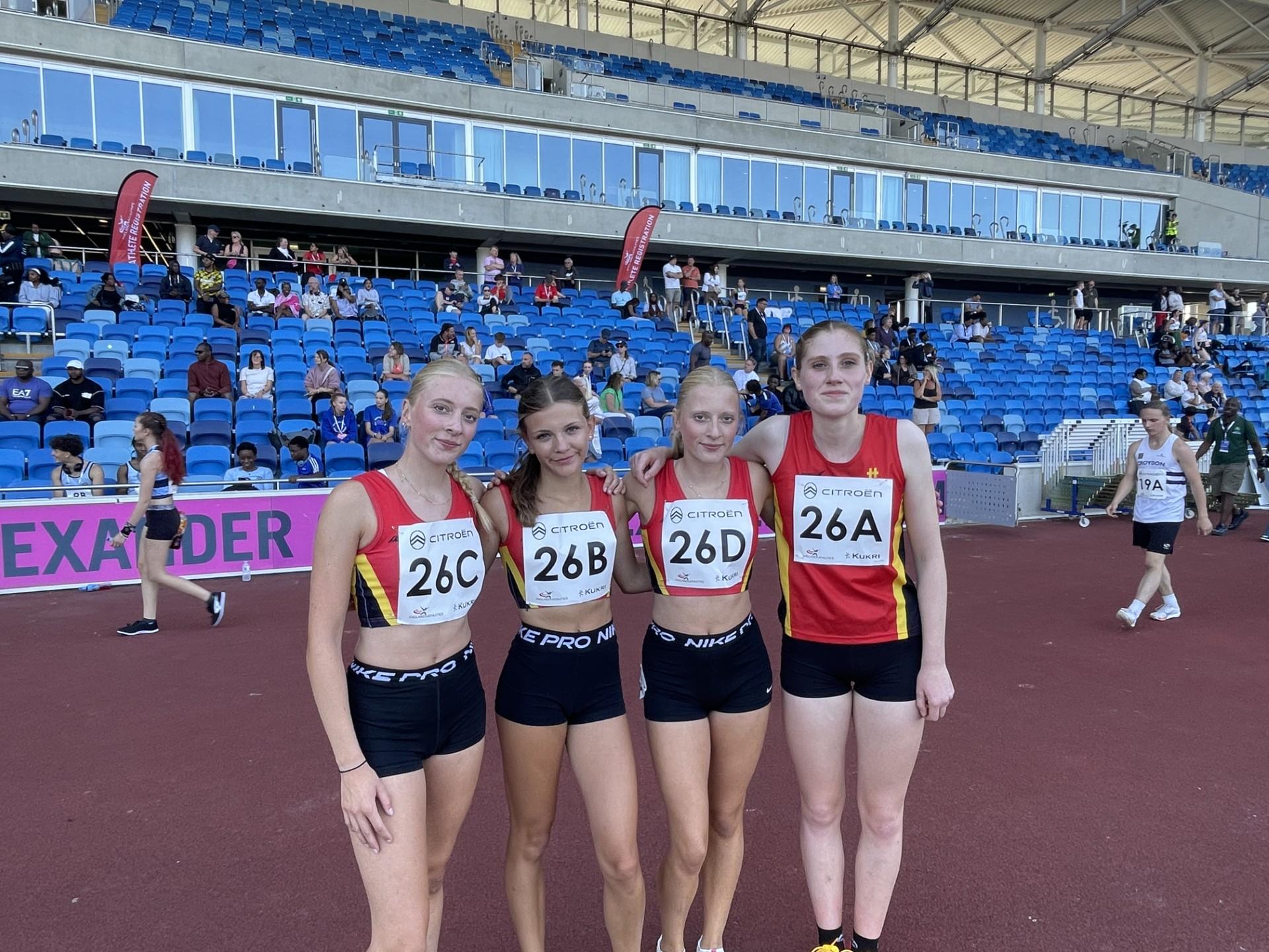 u15-girls-4x300m-finalists