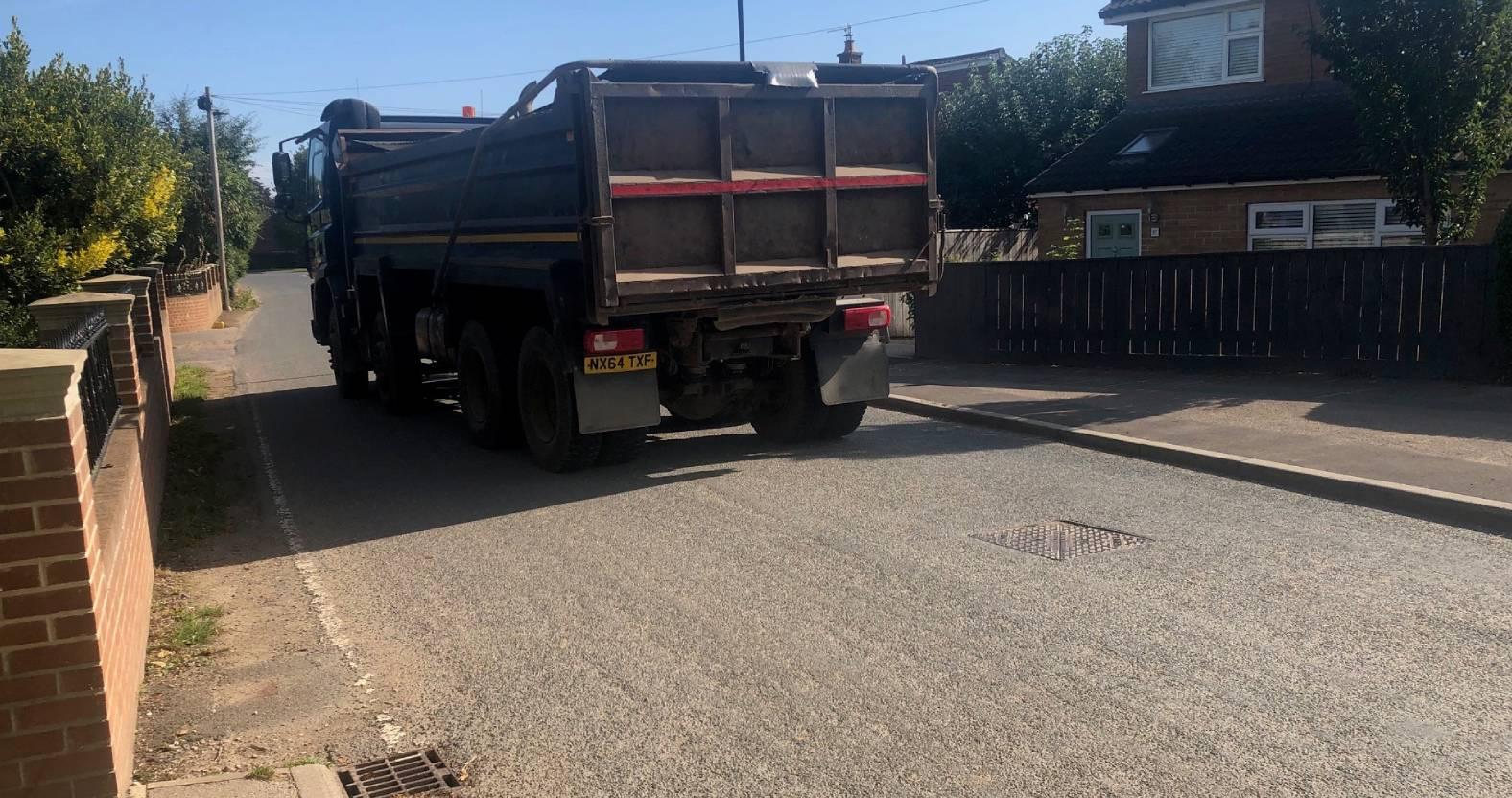 ripon-9-sept-2025-lorry-turning-onto-whitcliffe-lane