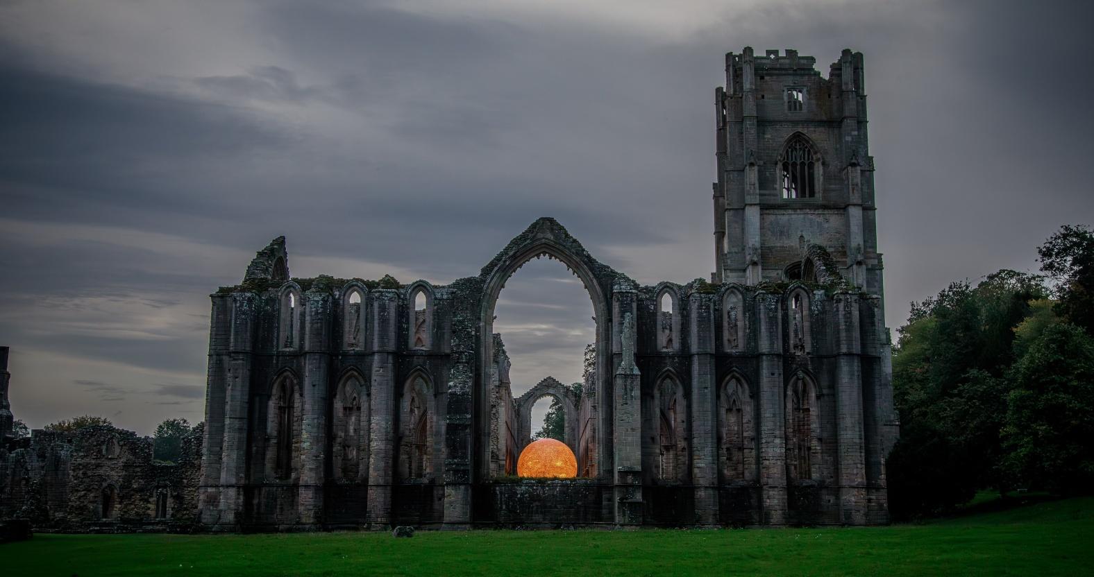helios-rises-through-the-east-window-of-fountains-abbey-credit-j-shepherd-1