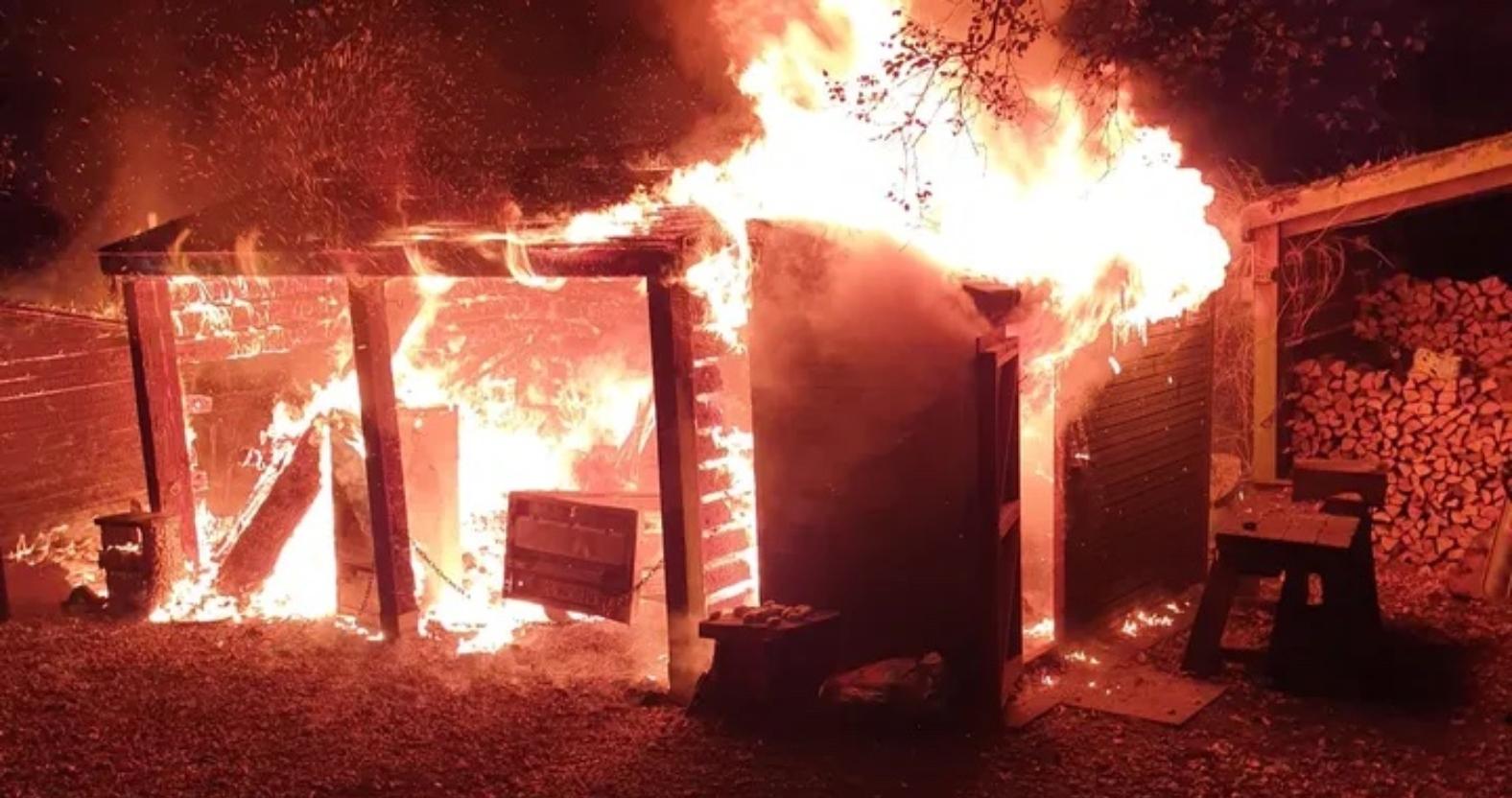 96282675_1762278489569784_r-copy