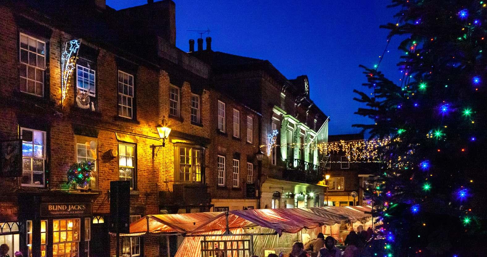 charlotte-gale-photography-knaresborough-christmas-market-night-12x8-1