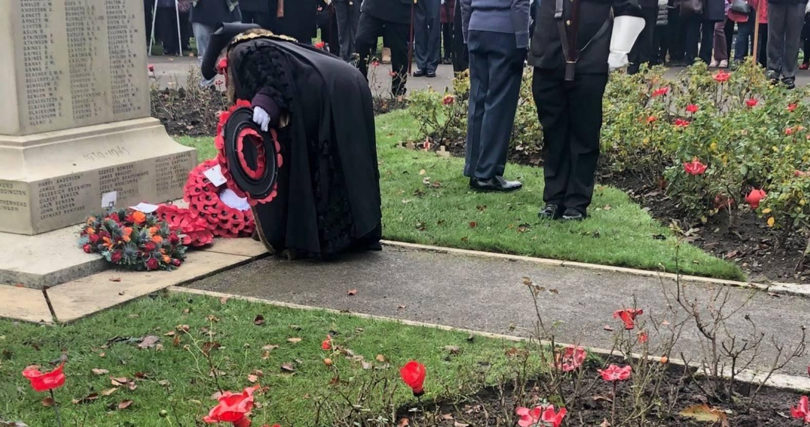 ripon-9-nov-2025-mayor-lays-a-wreath