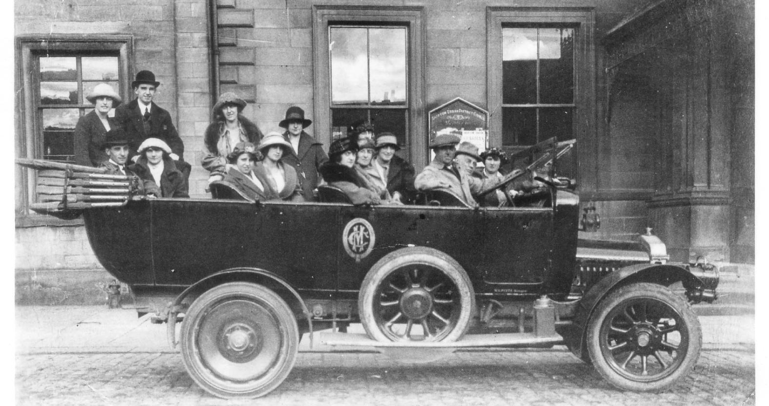 skipton-old-fashioned-coach