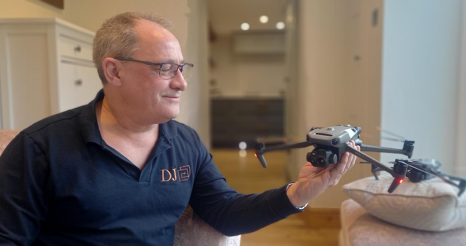 tonyhunt-drone-looking