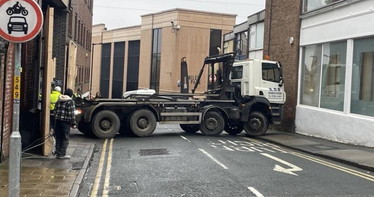 f35cbbed-3d0a-42c3-b25a-3da35854959a