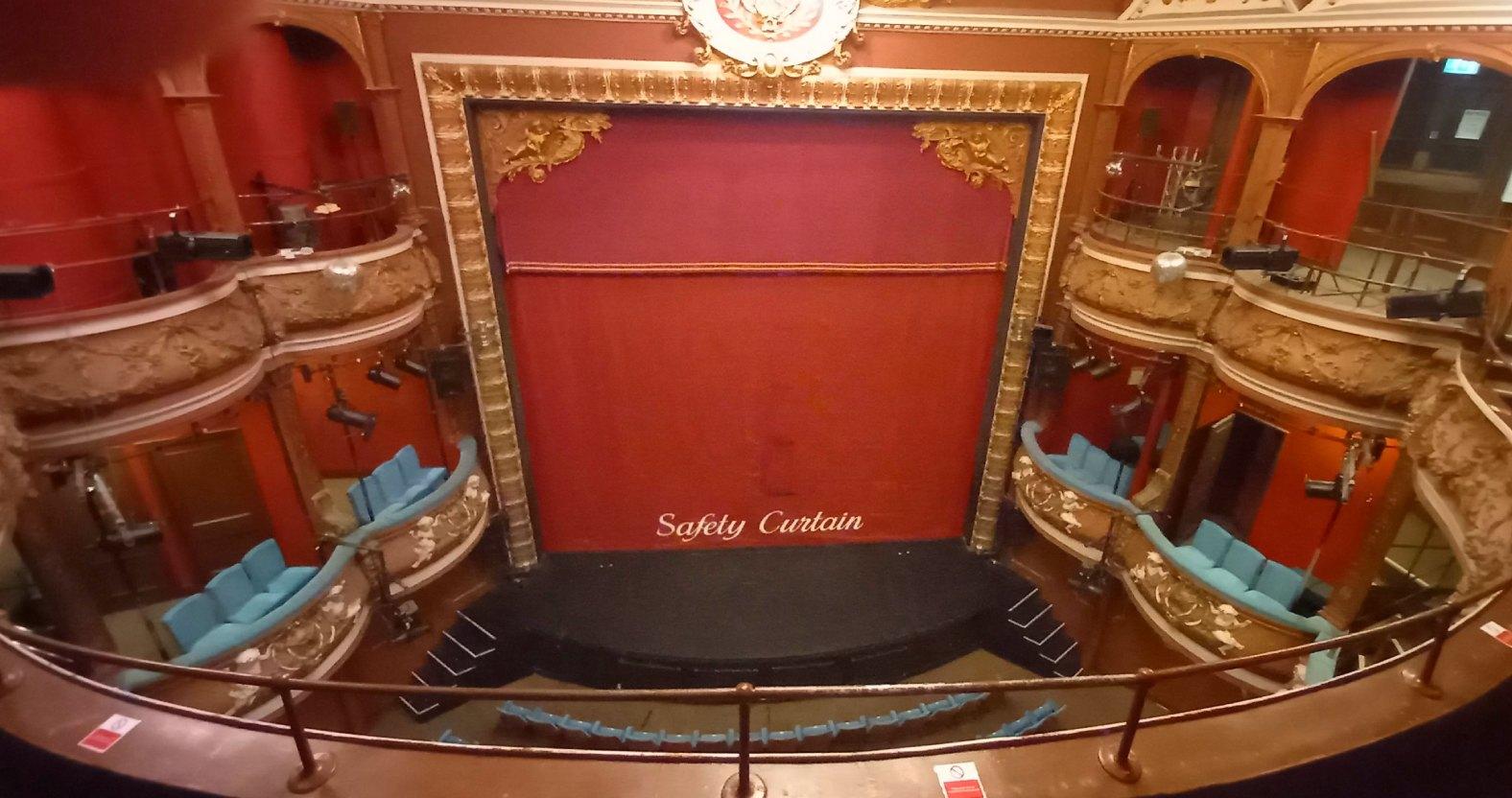 harrogatetheatre-stage