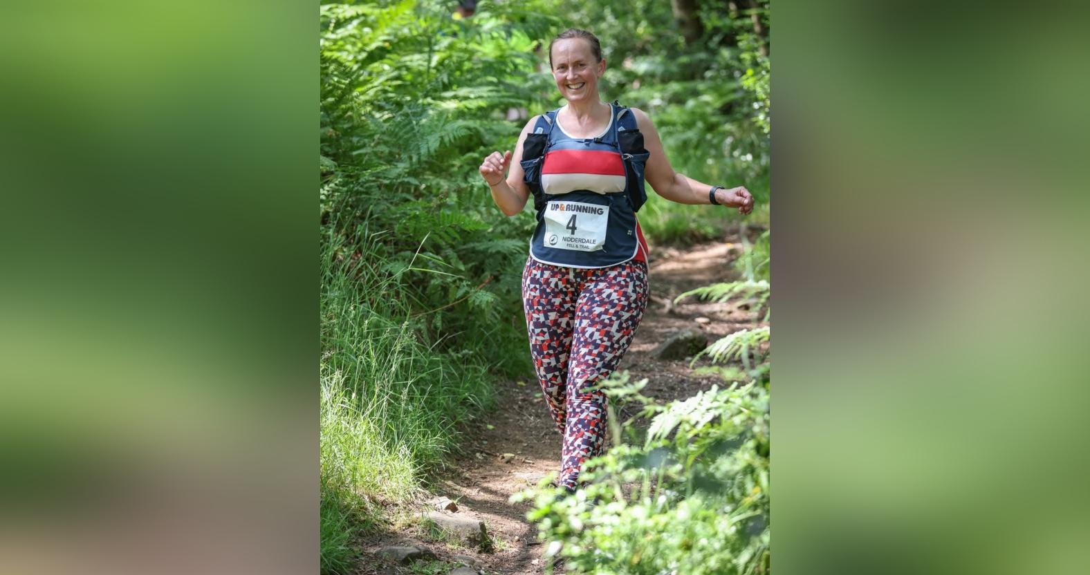 run_nidderdale_2025-lady_runner_in_woods