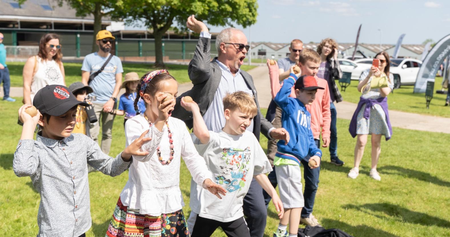 web-everything-electric-bringing-the-kids_-sorted