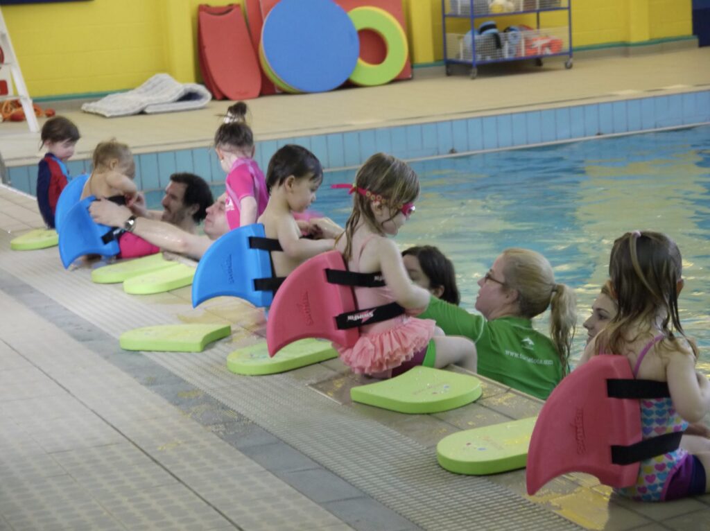 Children's group swimming class