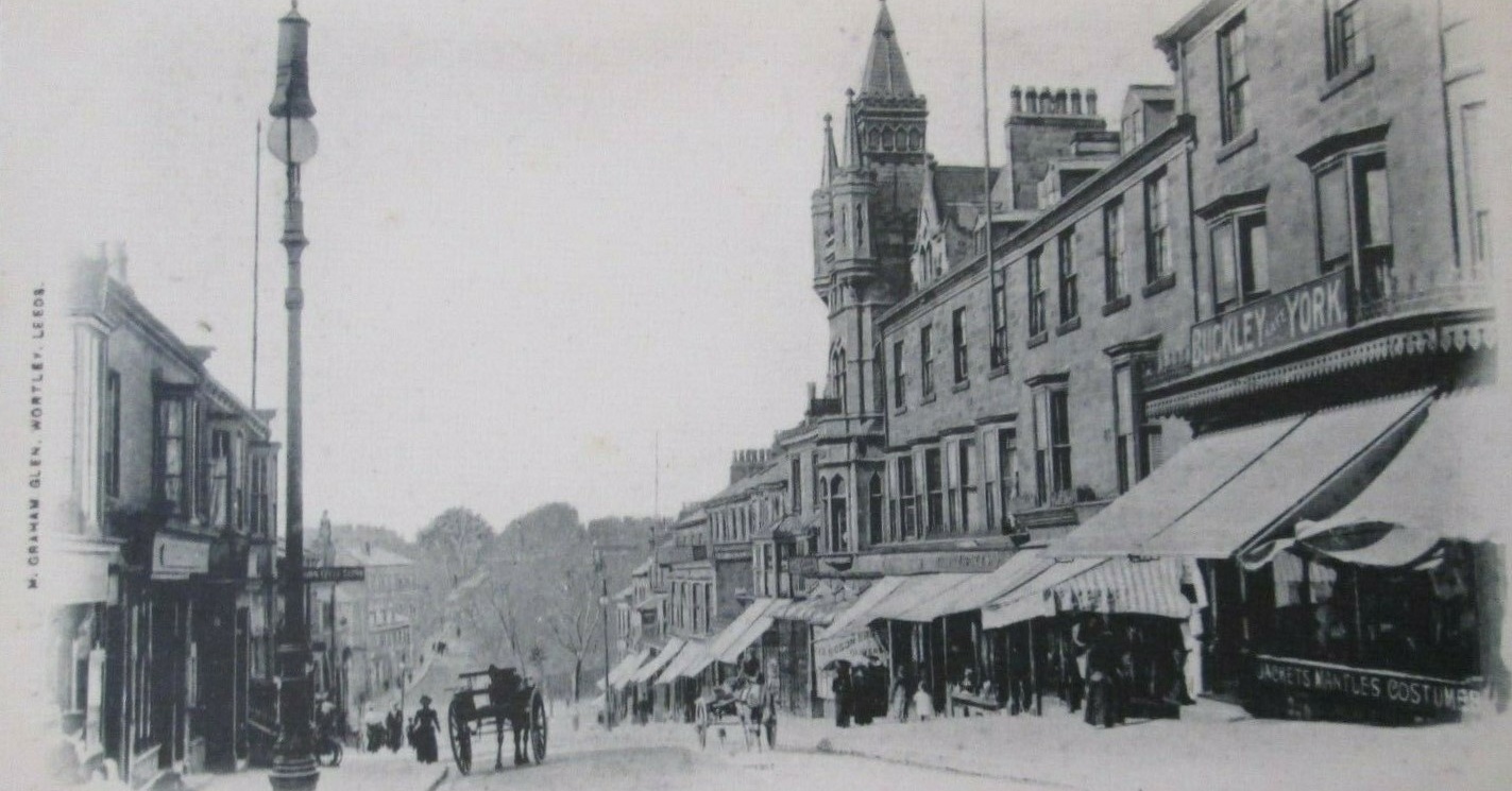 Parliament Street in 1905 with Buckley's store