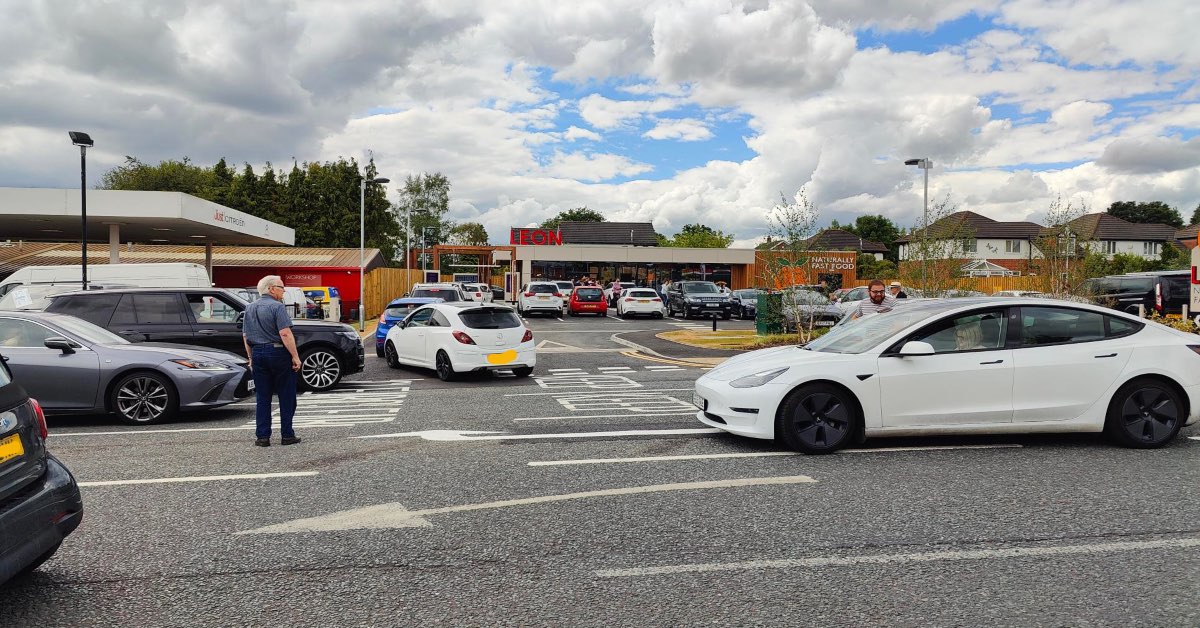 Drivers queue outside Harrogate’s new Leon