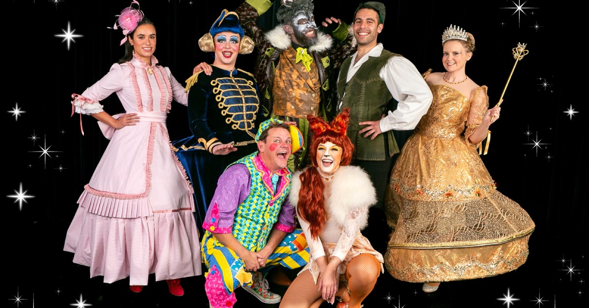 Photo of the cast of Harrogate Theatre's 2023 pantomime production of Dick Whittington.